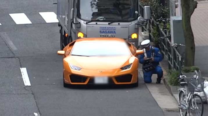 Polisi Hentikan Lamborghini Huracan